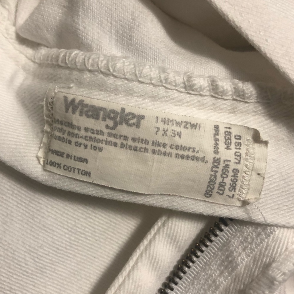 Wrangler • Vintage White High Rise Jeans - Picture 6 of 6